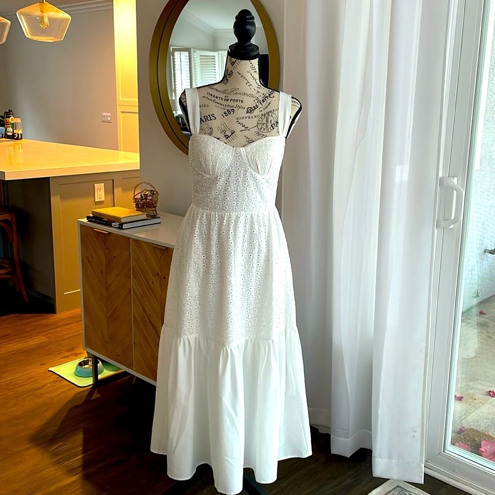 Elegant White Eyelet Dress with Pockets